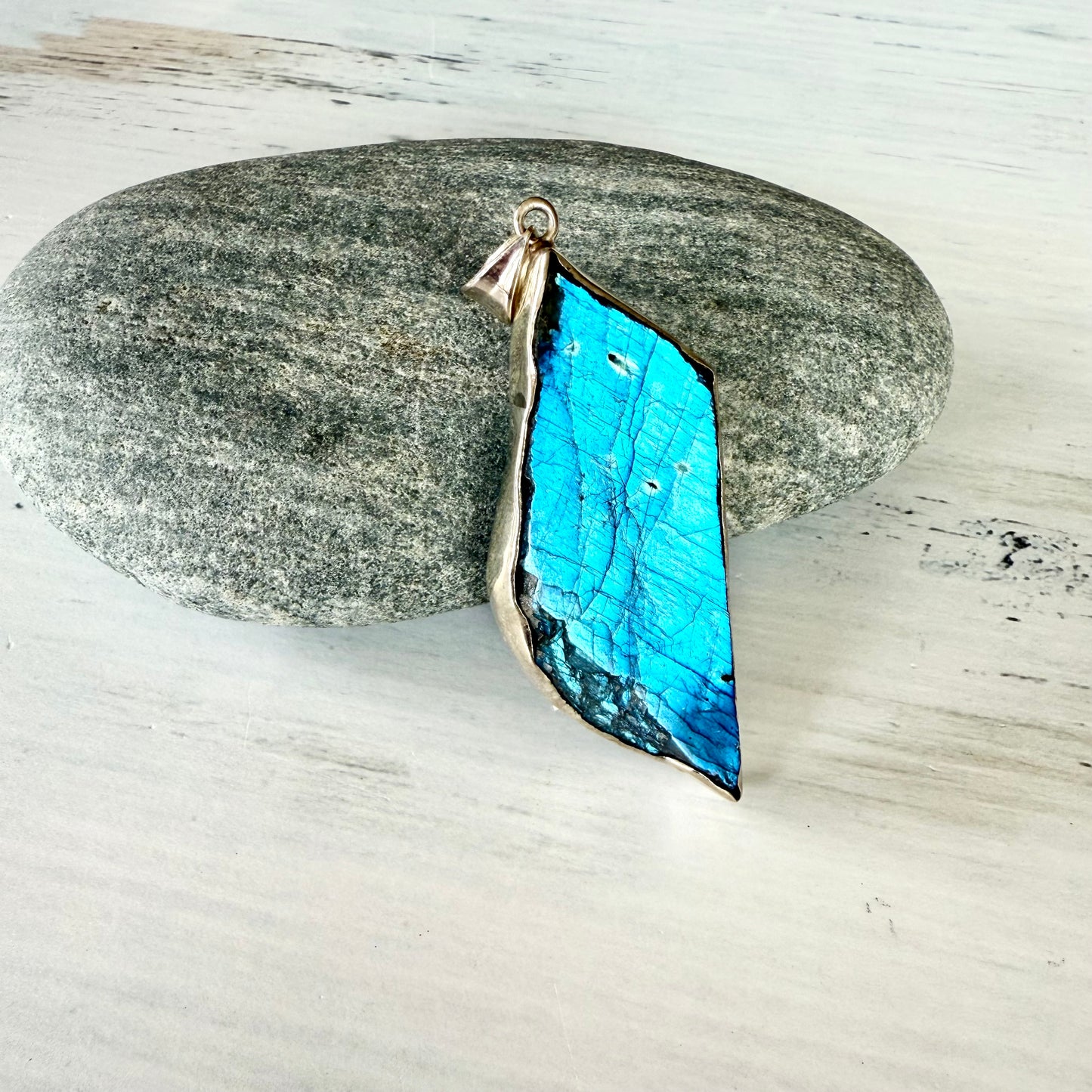 Flat Rock Labradorite Pendant - SD1325