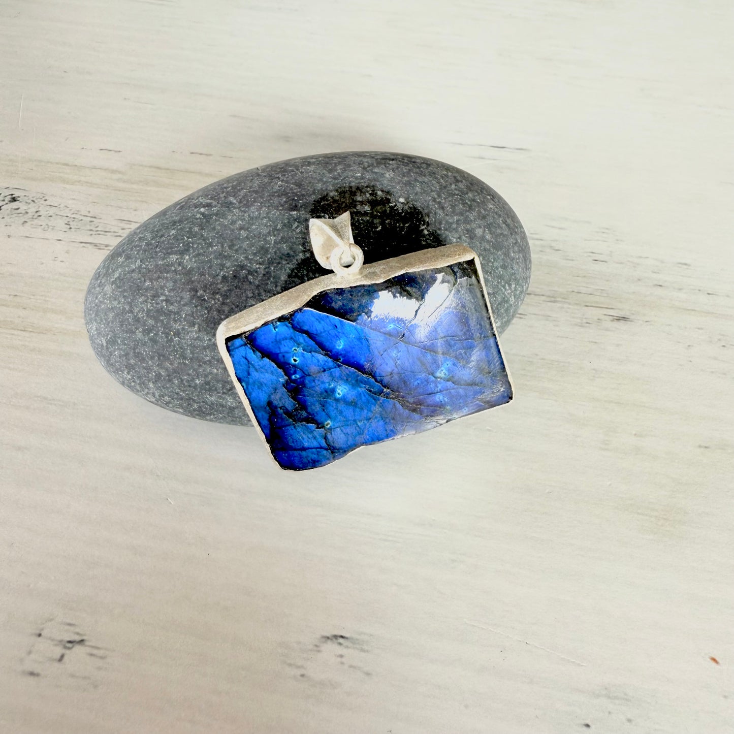 Flat Rock Labradorite Pendant - SD1329