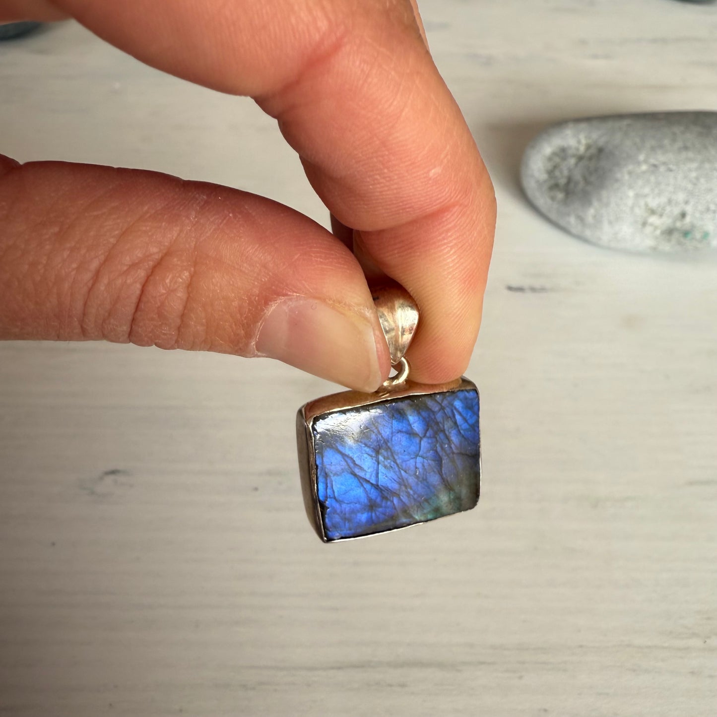 Flat Rock Labradorite Pendant - SD1322