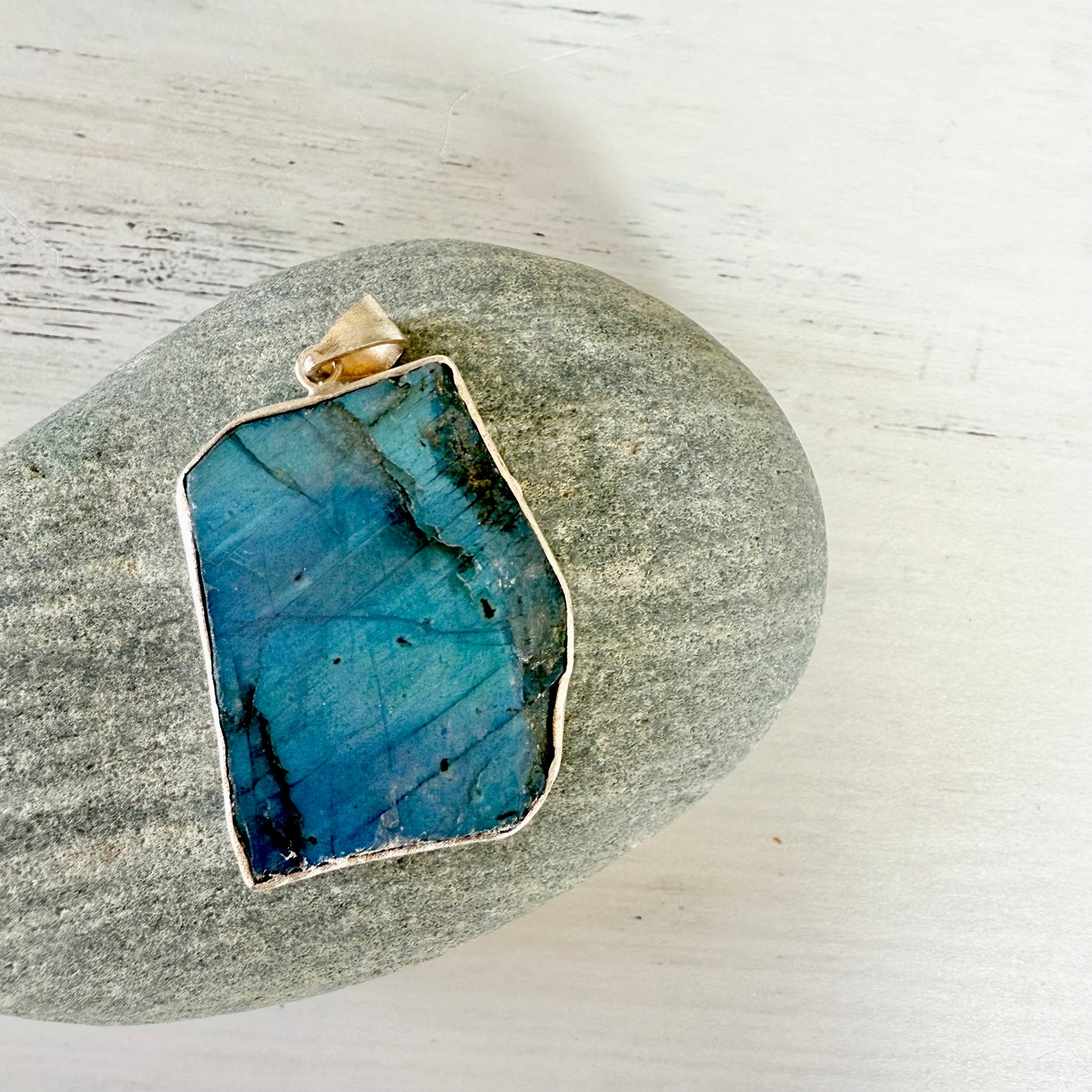 Flat Rock Labradorite Pendant - SD1330