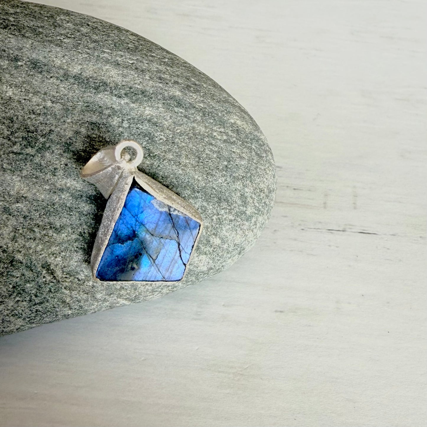 Flat Rock Labradorite Pendant - SD1327B