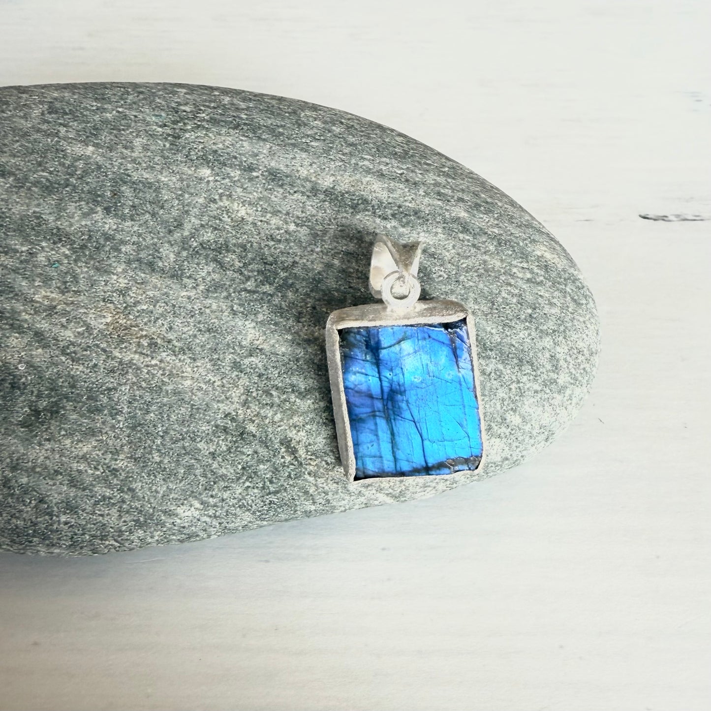 Flat Rock Labradorite Pendant - SD1327B
