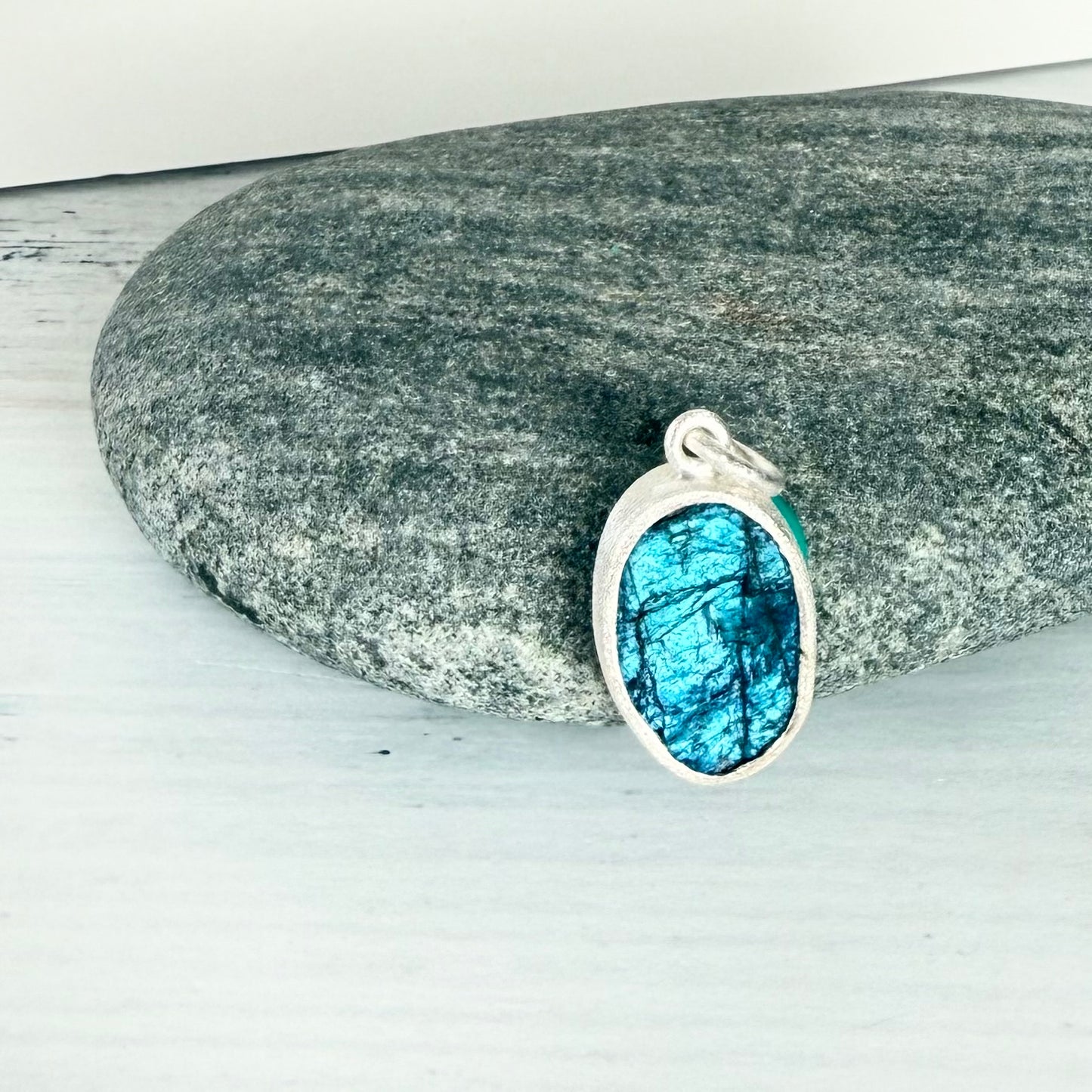 Rocky River Raw Labradorite Pendant-SD3302B2