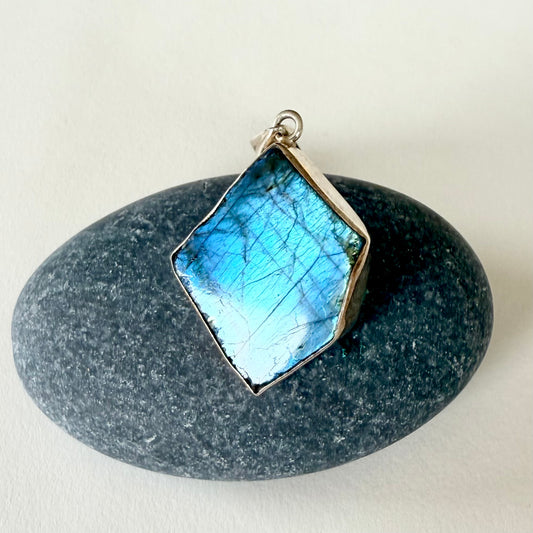 Flat Rock Labradorite Pendant - SD132222
