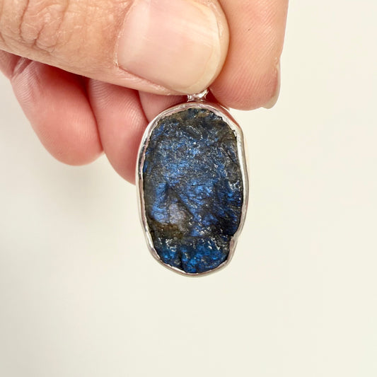 Rocky River Raw Labradorite Pendant-SD3325