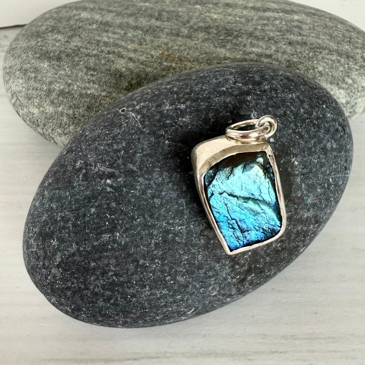 Rocky River Raw Labradorite Pendant-SD3329